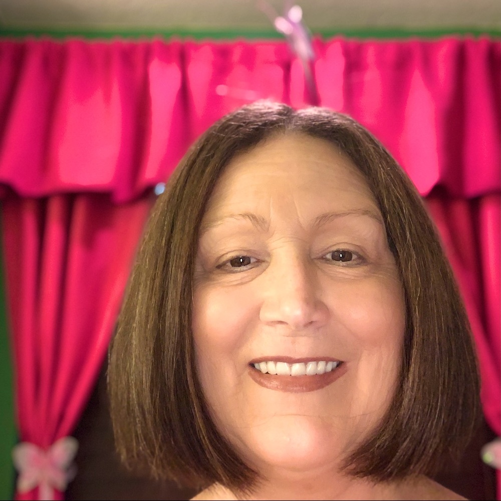 Meet your Posher, Debbie
